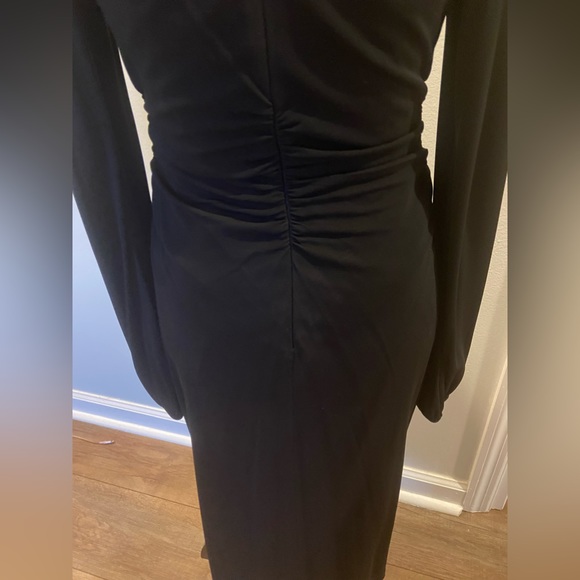 David Meister NWOT long sleeve cold shoulder dress in size small. - Picture 2 of 8